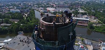Rozpoczęcie rozbiórki 120-metrowego komina w EC Wrocław